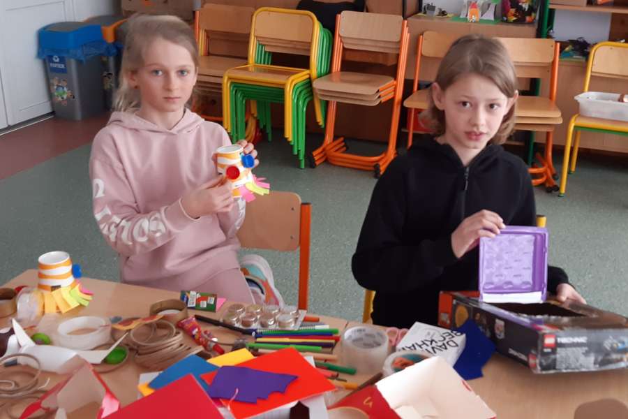 SZALONY ROBOT PRACE PLASTYCZNO –TECHNCZNE UCZNIÓW KLASY 3