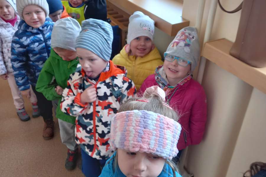 WYJAZD DO KINA " SOKÓŁ" NA SPEKTAKL TEATRALNY PT. 'BAŚŃ O KRÓLOWEJ ŚNIEGU".