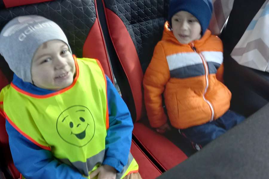 WYJAZD DO KINA " SOKÓŁ" NA SPEKTAKL TEATRALNY PT. 'BAŚŃ O KRÓLOWEJ ŚNIEGU".