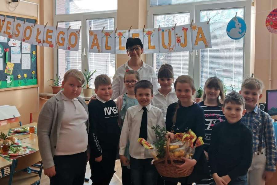 ŚNIADANIE WIELKANOCNE UCZNIÓW KLAS 1-3