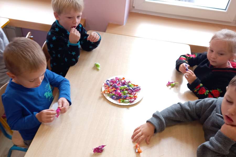 DZIEN_PRZEDSZKOLAKAPP22