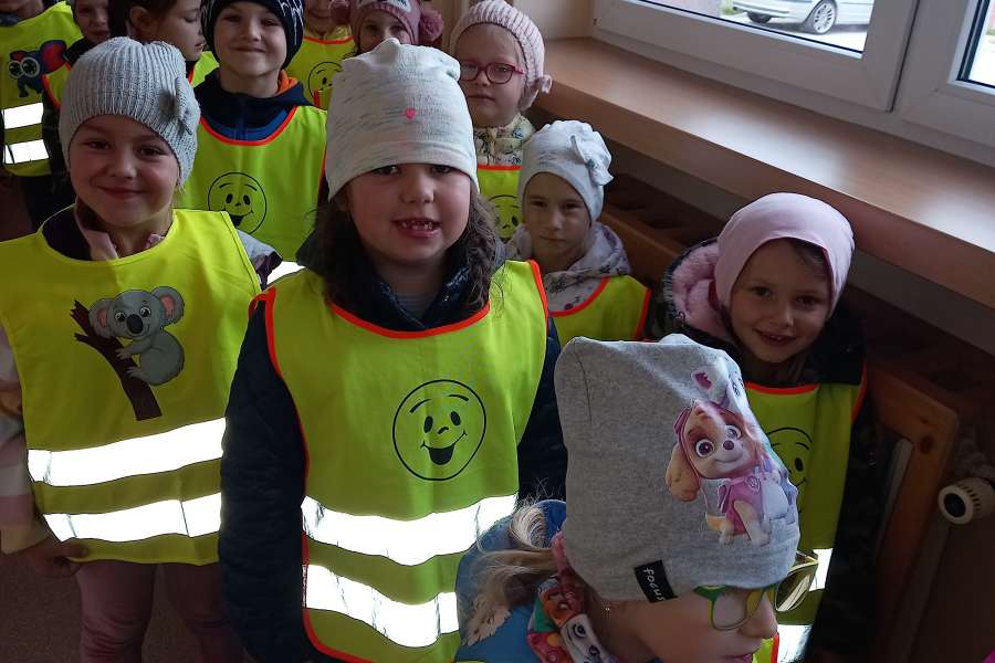 WYJŚCIE NA NAJBLIŻSZE PRZEJŚCIE DLA PIESZYCHPP22