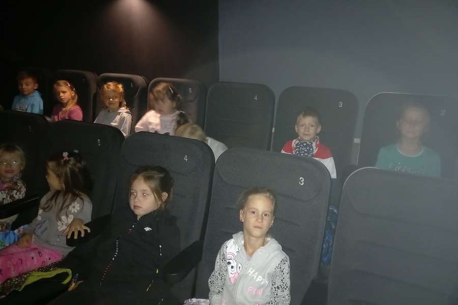 Wyjazd do kina Sokół na przedstawienie teatralne Baśnie Pana Andersena