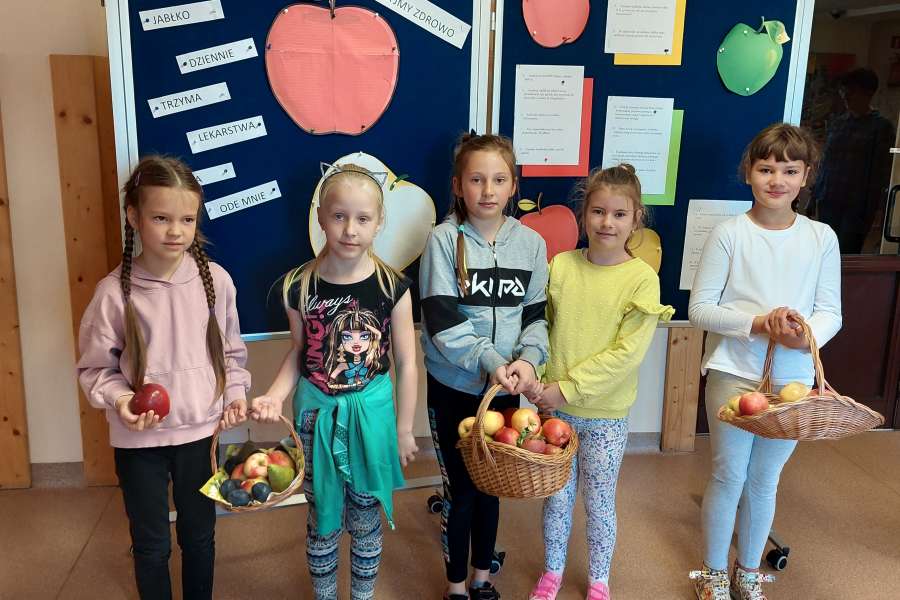 DZIEŃ JABŁKA W KLASACH 1-3