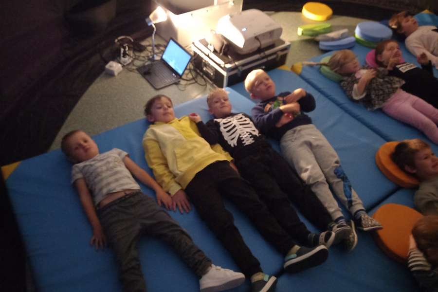 Mobilne planetarium w szkole