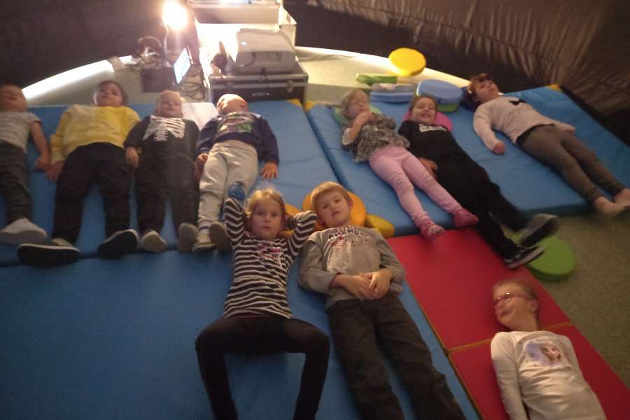 Mobilne planetarium w szkole