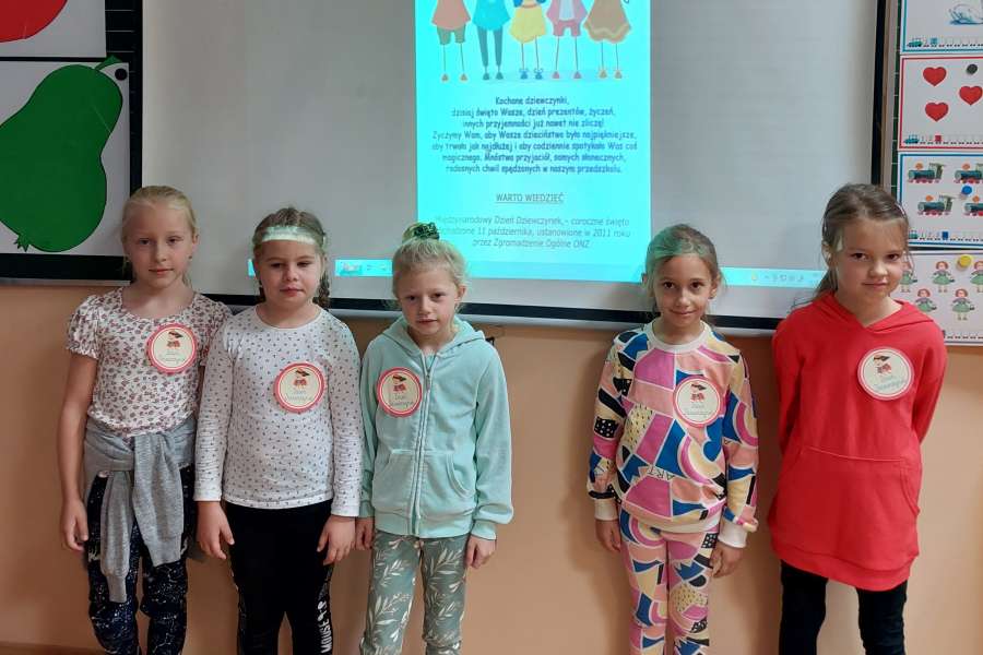 MIĘDZYNARODOWY  DZIEŃ DZIEWCZYNEK W KLASACH 1-3