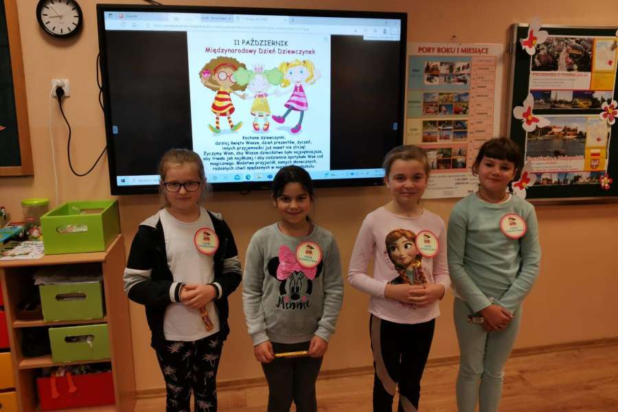 MIĘDZYNARODOWY  DZIEŃ DZIEWCZYNEK W KLASACH 1-3