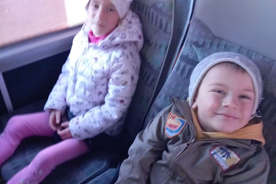 Wyjazd do kina na spektakl teatralny pt. Dorotka po drugiej stronie tęczy