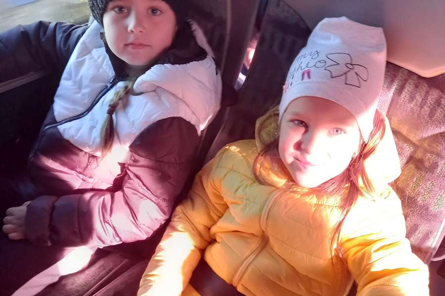 Wyjazd do kina na spektakl teatralny pt. Dorotka po drugiej stronie tęczy