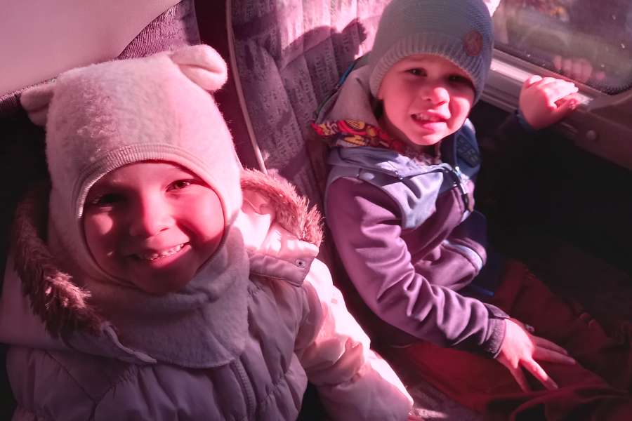 Wyjazd do kina na spektakl teatralny pt. Dorotka po drugiej stronie tęczy