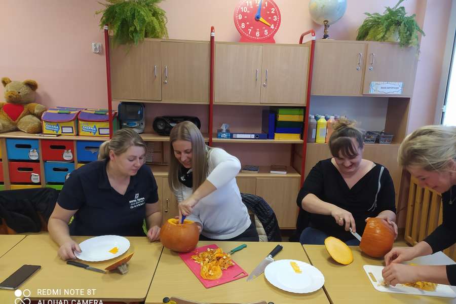 25 PAŹDZIERNIKA TO BYŁ BARDZO DYNIOWY  DZIEŃ W NASZEJ KLASIE!