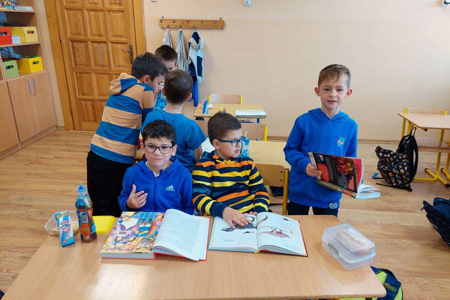 CAŁA POLSKA CZYTA DZIECIOM2223