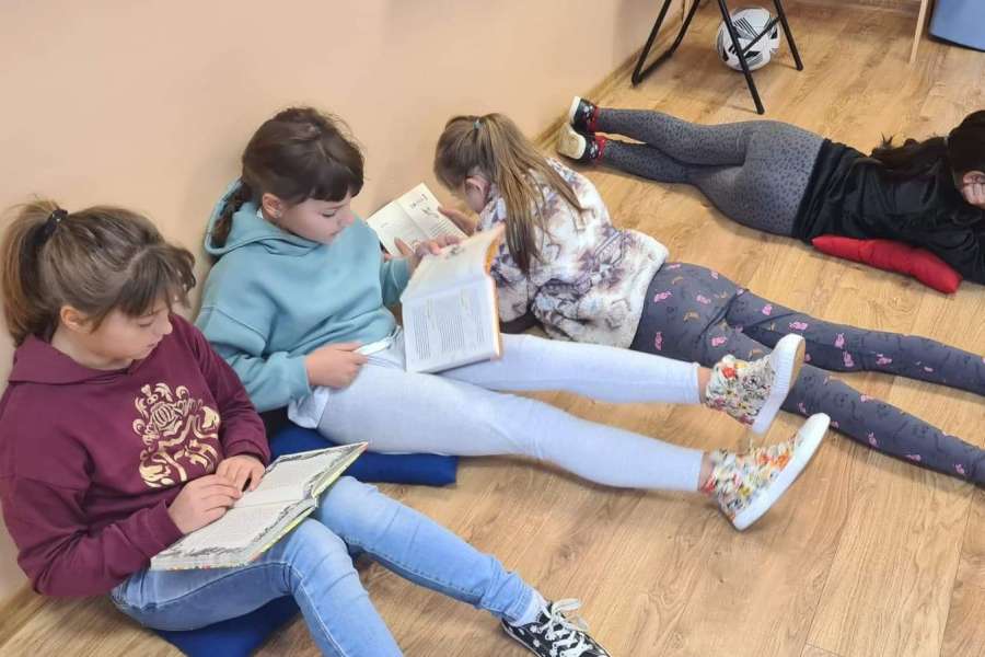 CAŁA POLSKA CZYTA DZIECIOM2223