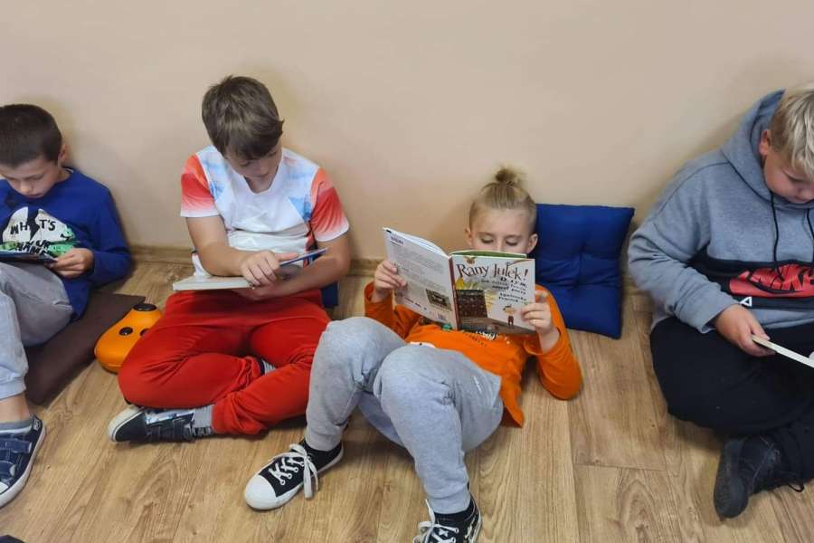 CAŁA POLSKA CZYTA DZIECIOM2223