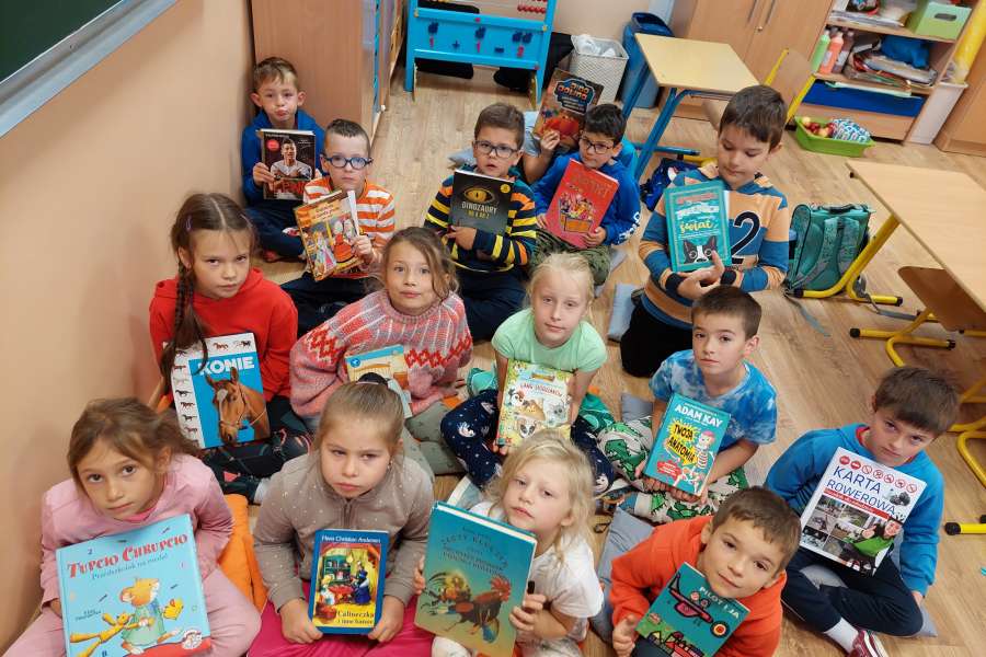 CAŁA POLSKA CZYTA DZIECIOM2223