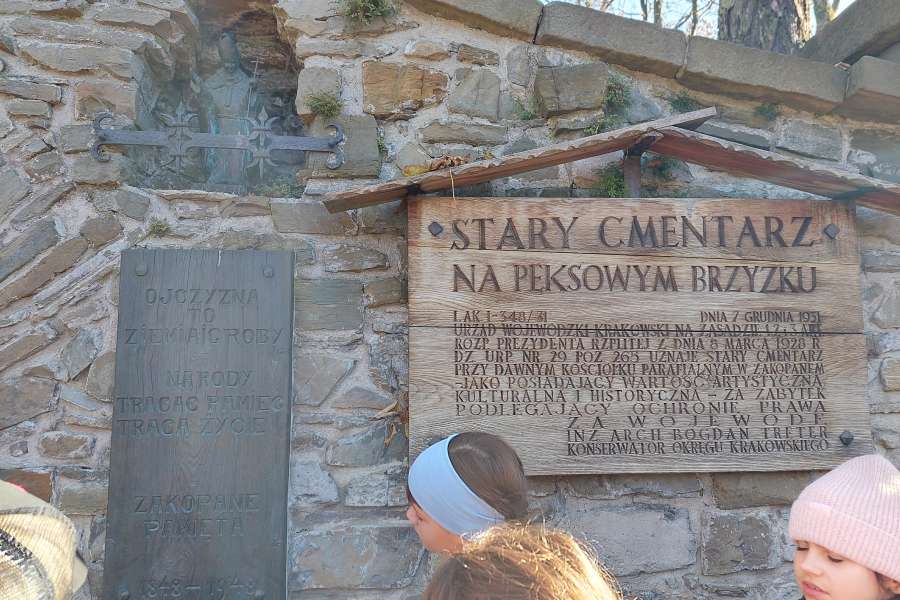 Cmentarz na Pęksowym Brzyzku1-3-22-23