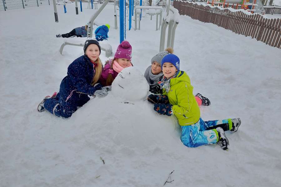 ŚWIATOWY DZIEŃ BAŁWANA W KLASACH 1-323