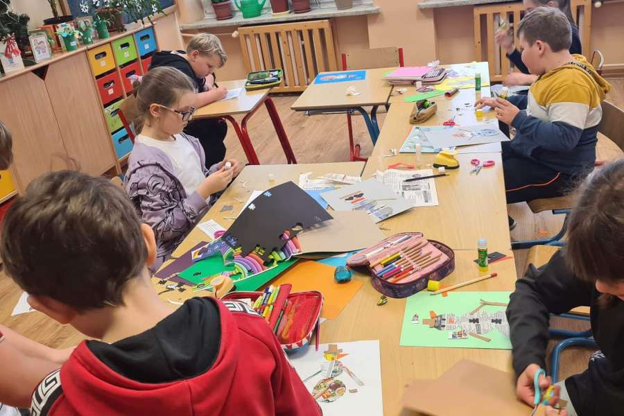 ŚWIATOWY DZIEŃ BAŁWANA W KLASACH 1-323