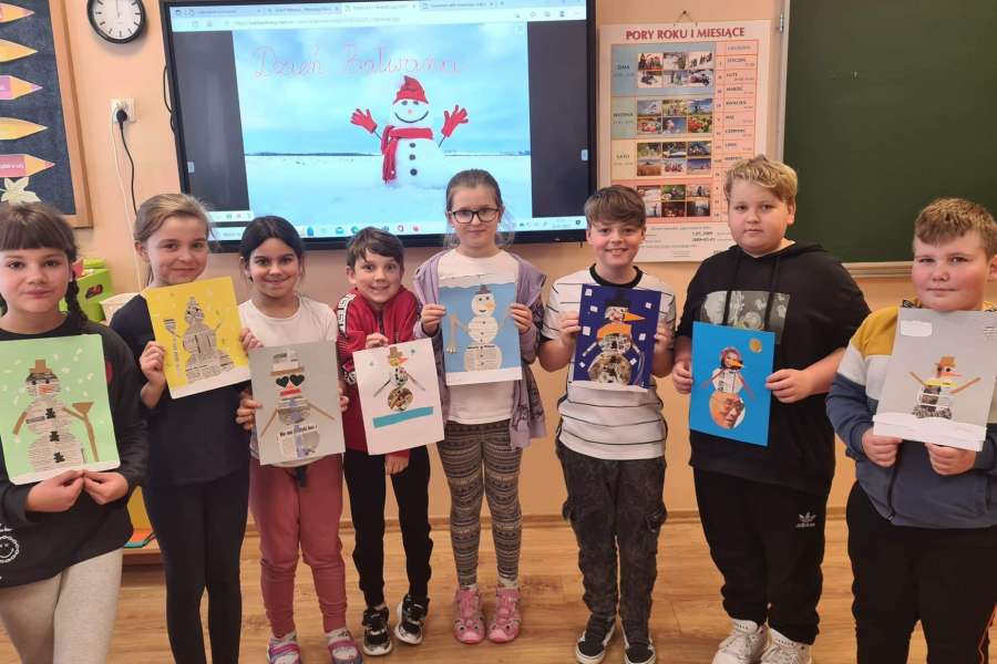 ŚWIATOWY DZIEŃ BAŁWANA W KLASACH 1-323