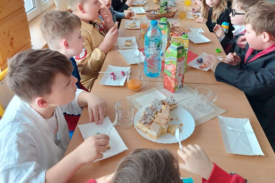 Bal Karnawałowy w klasach I-III