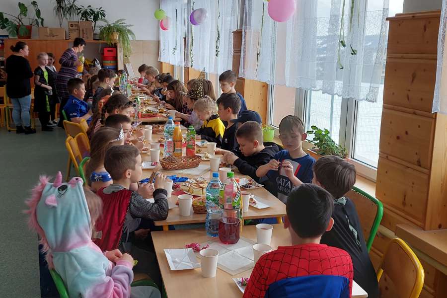 Bal Karnawałowy w klasach I-III