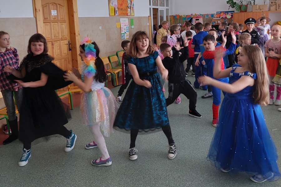 Bal Karnawałowy w klasach I-III