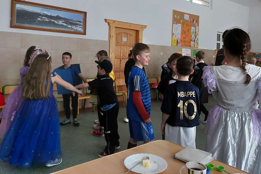 Bal Karnawałowy w klasach I-III