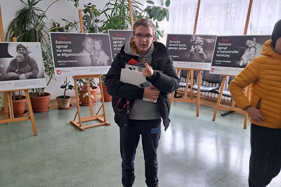 Wyjście klas VII I VIII na wystawę poświęconą pracy służb mundurowych23