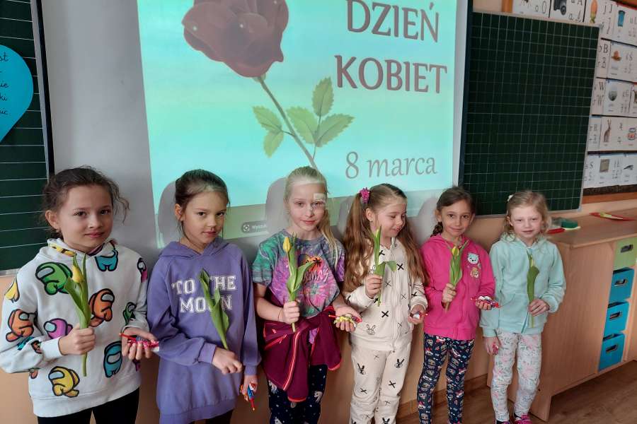 Dzień Kobiet i Dzień Mężczyzn w klasach I-III23
