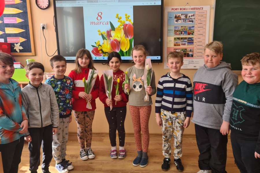 Dzień Kobiet i Dzień Mężczyzn w klasach I-III23