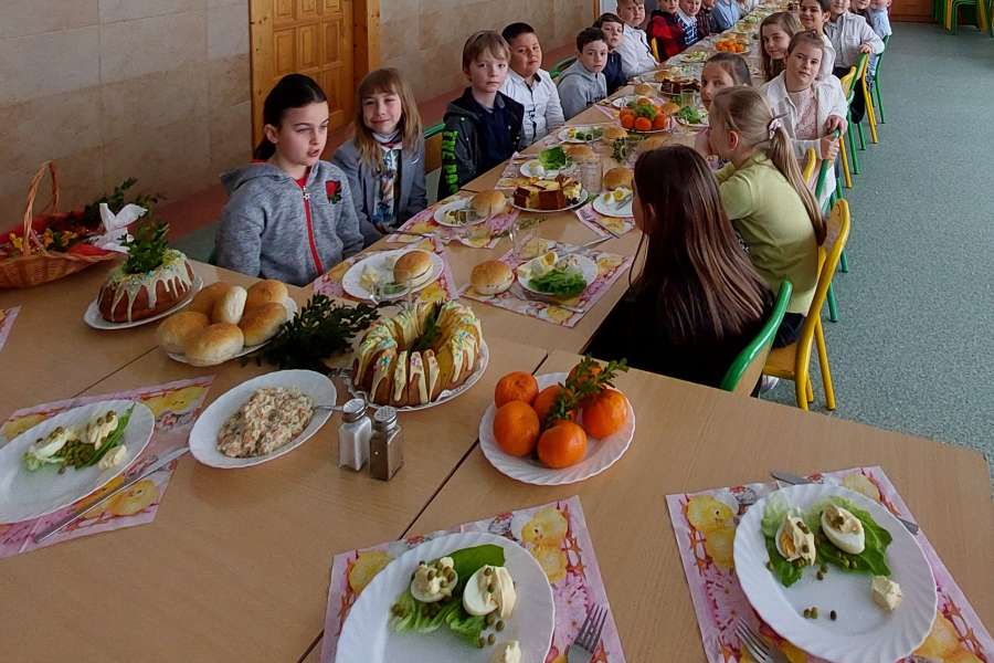 Śniadanie Wielkanocne uczniów klas I -III23