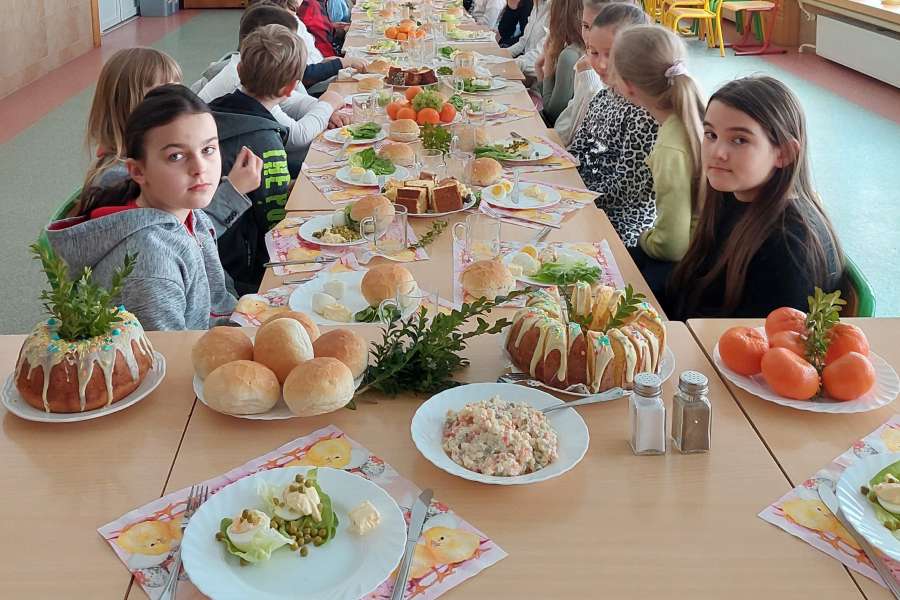 Śniadanie Wielkanocne uczniów klas I -III23