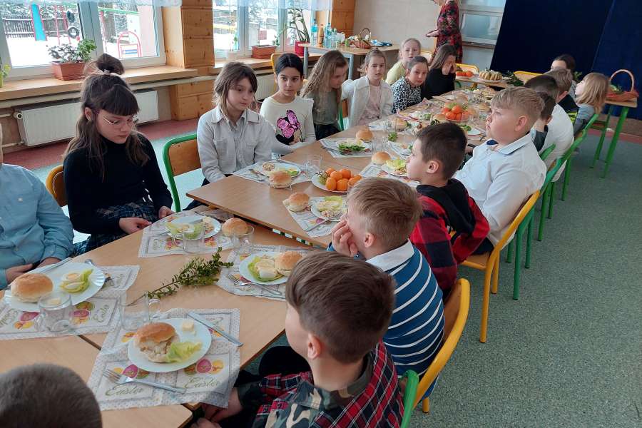 Śniadanie Wielkanocne uczniów klas I -III23