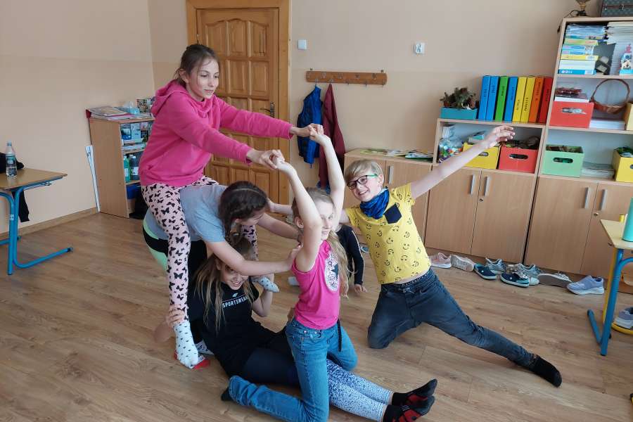 ZAJĘCIA MUZYCZNO -TANECZNYCH