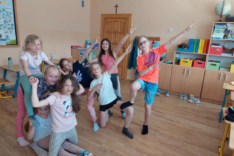 ZAJĘCIA MUZYCZNO -TANECZNYCH