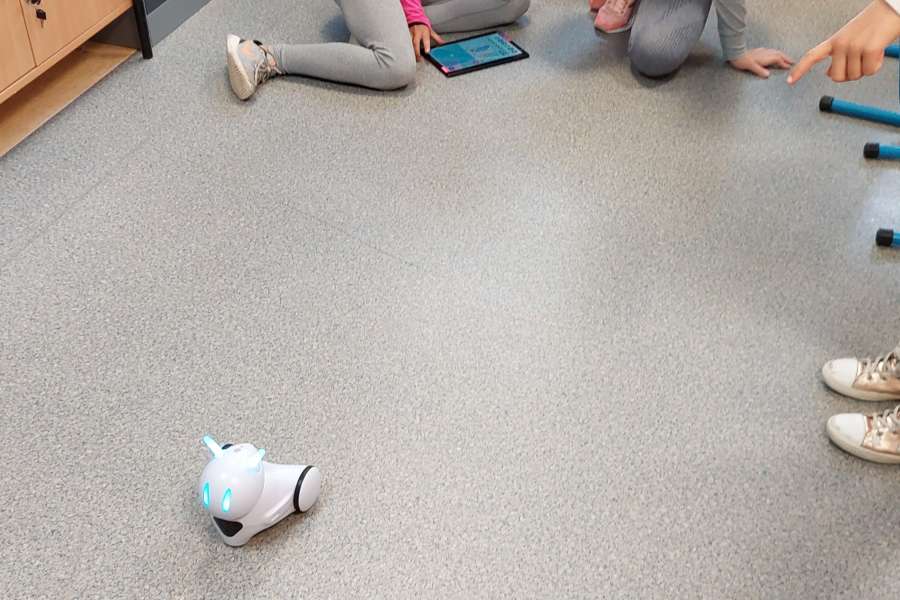 2223-ZAJĘCIA ROZWIJAJĄCE KREATYWNOŚC W KLASIE 1 i 2  Lab przyszłości