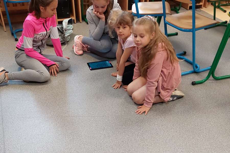 2223-ZAJĘCIA ROZWIJAJĄCE KREATYWNOŚC W KLASIE 1 i 2  Lab przyszłości