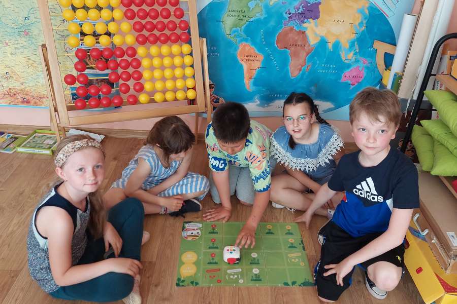 2223-ZAJĘCIA ROZWIJAJĄCE KREATYWNOŚC W KLASIE 1 i 2  Lab przyszłości