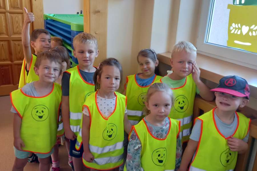 WYJŚCIE NA PRZEJŚCIE DLA PIESZYCH2324