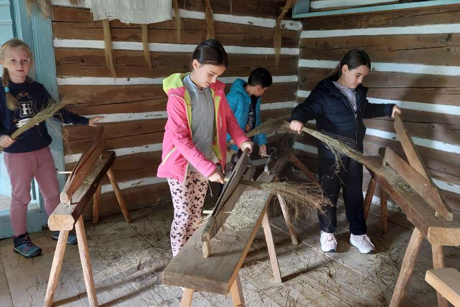 WYCIECZKA KLAS 1-3 DO ZUBRZYCY