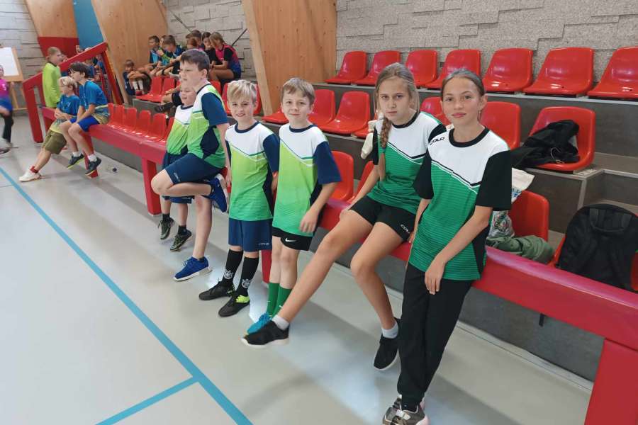 Igrzyska dzieci Gminy Zakopane w Halowej Piłce Dziewcząt-23-24a