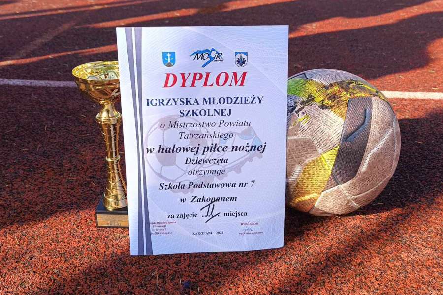 Halowa piłka nożna - rozgrywki powiatowe.