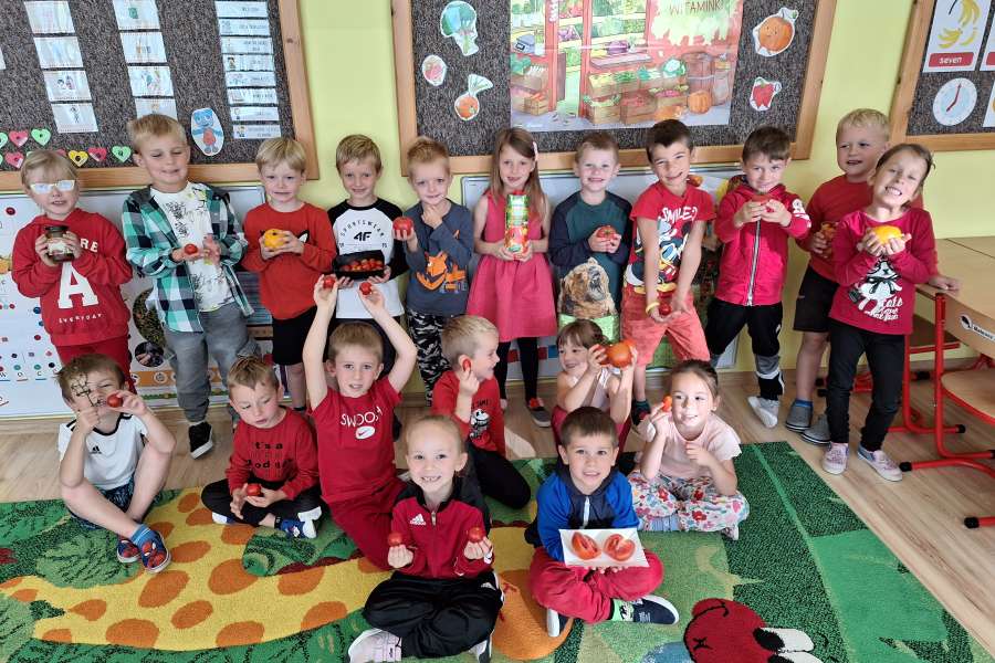 "Projekt Witaminki - pomidor" w grupie Smerfów