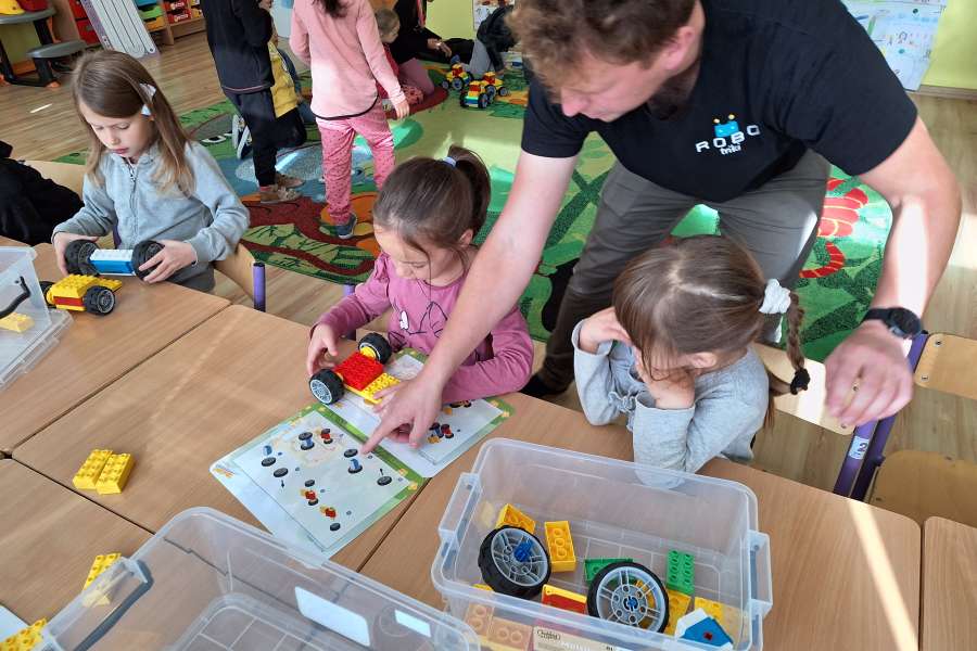 Pokazowe zajęcia z robotyki PP-23-24a