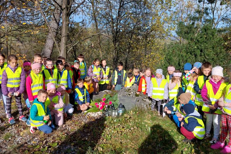 Wycieczka na Cmentarz klas I-III