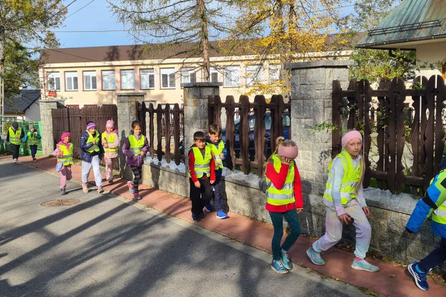 Wycieczka na Cmentarz klas I-III