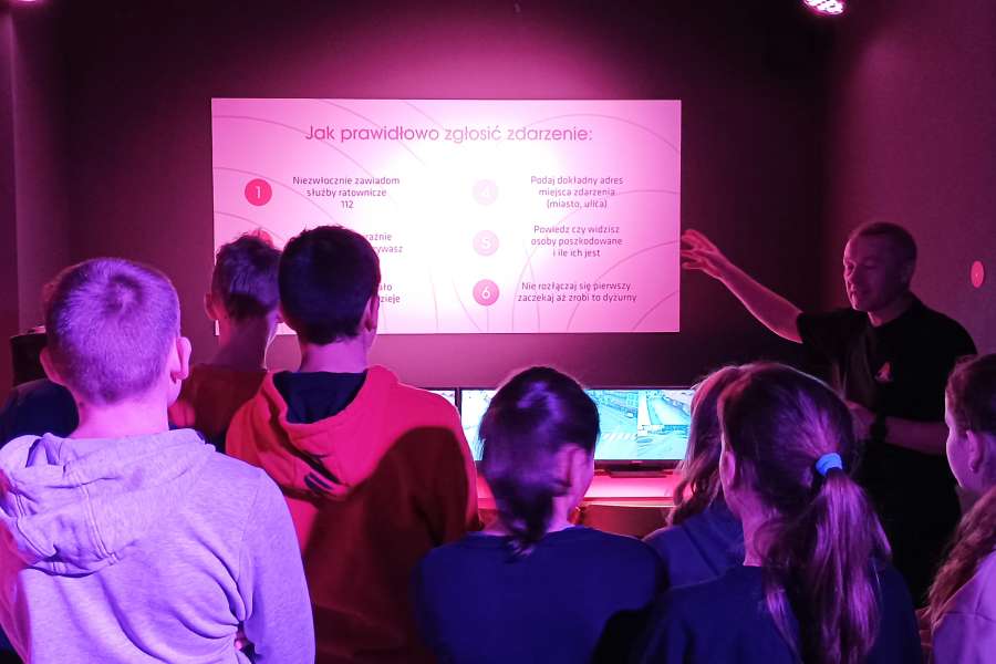 Wycieczka klasy 7 i 8 do Centrum Pożarniczego w Dobczycach.