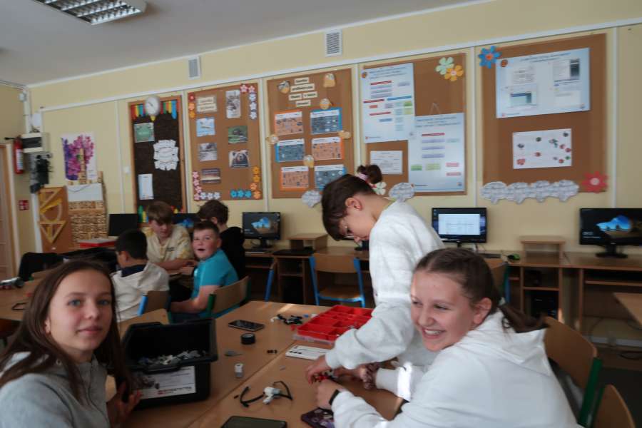 Zajęcia rozwijające z informatyki2324a