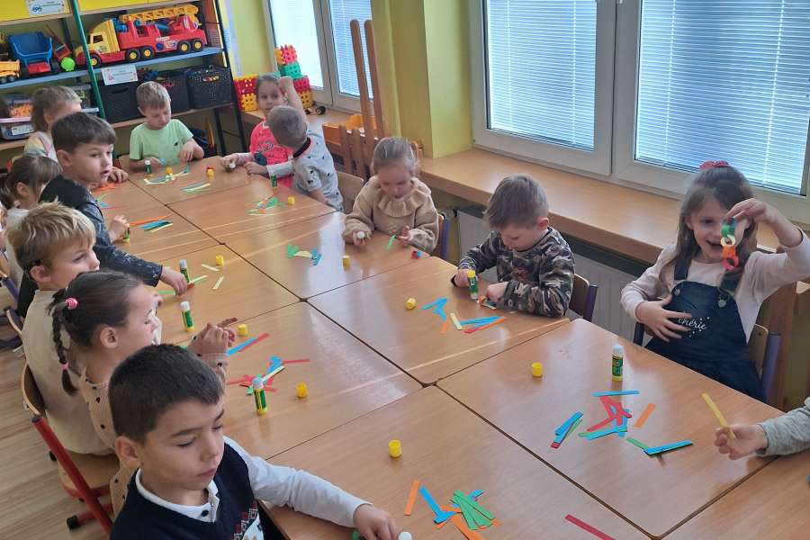 Przygotowania do świąt Bożego Narodzenia w zerówce.2324a